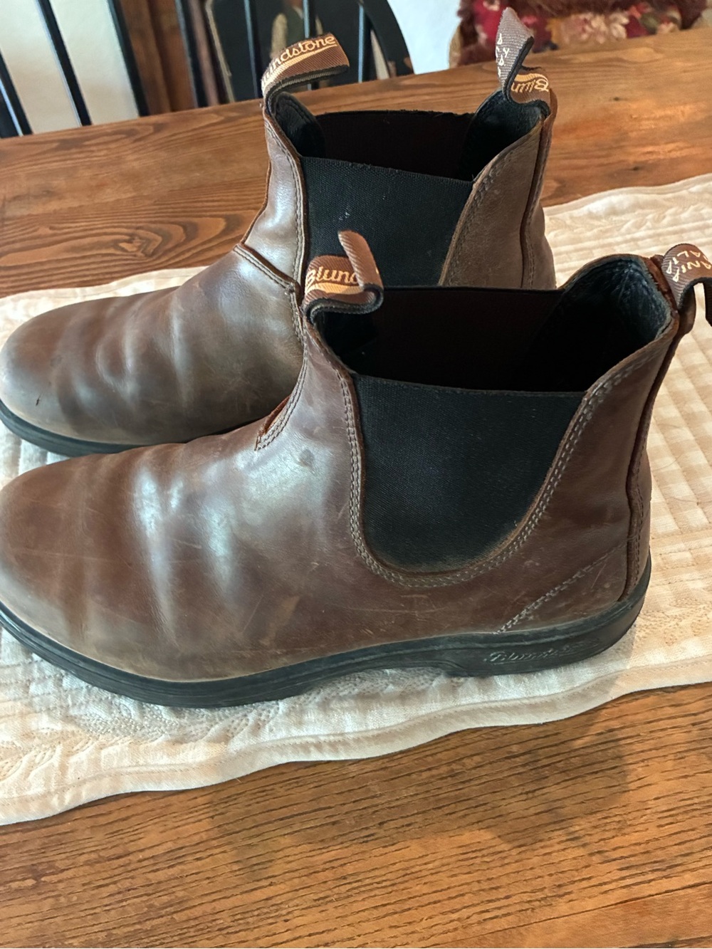 Blundstone Brown Leather Chukka Boots with Black Elastic Panels